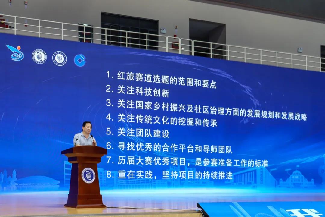 cdaea7fb8a7f4c938948d5ae35dc2770.jpg